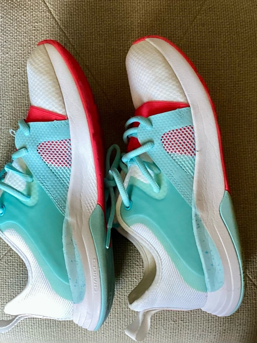 Under armor running shoes - Picture 5 of 7